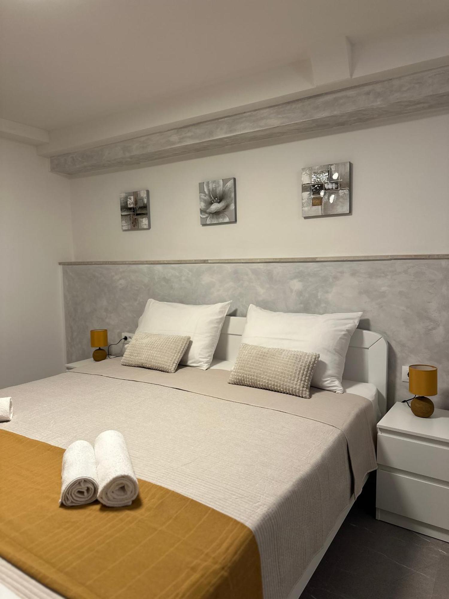 Apartment Bilic พูลา ภายนอก รูปภาพ