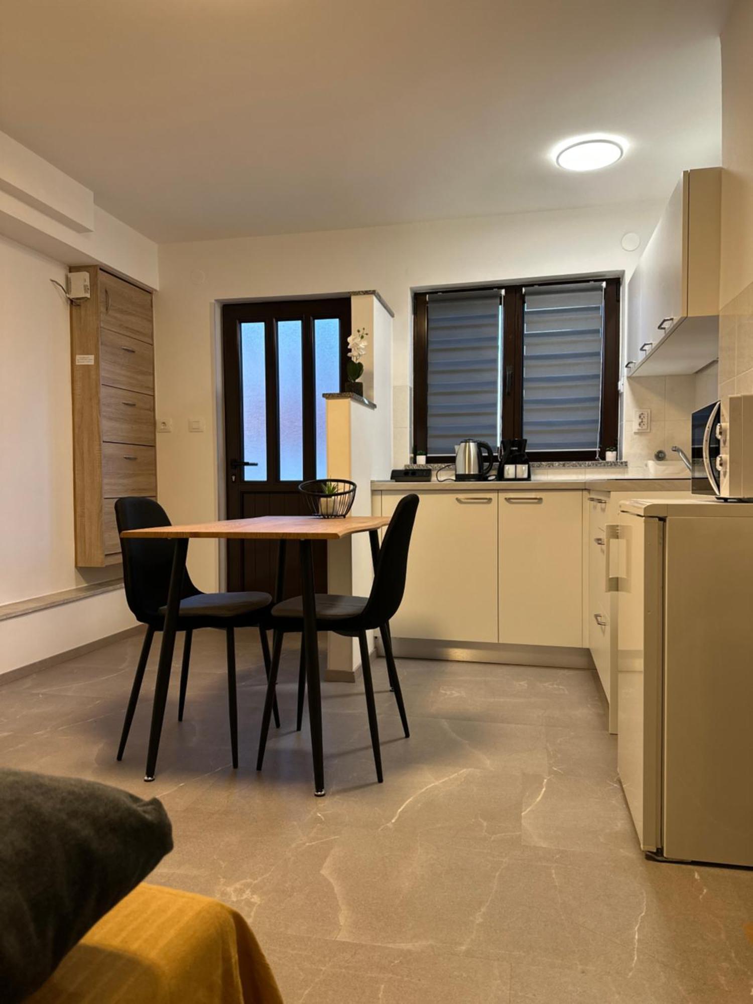 Apartment Bilic พูลา ภายนอก รูปภาพ