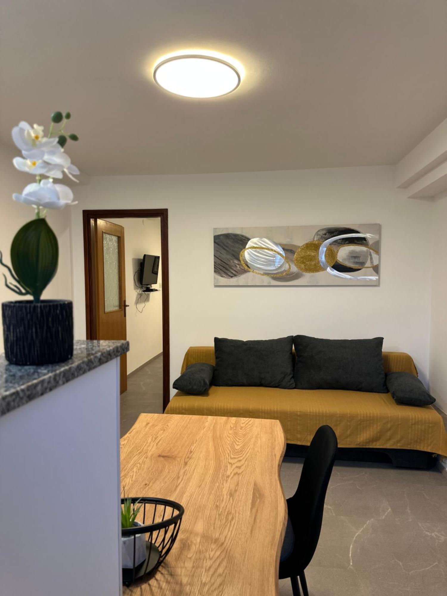 Apartment Bilic พูลา ภายนอก รูปภาพ